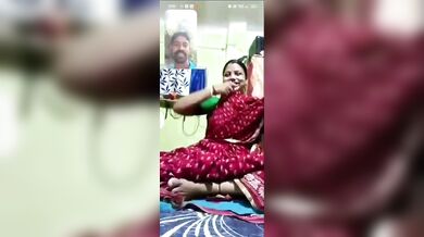 Bhabhi wearing vermilion lifted her Pron videos